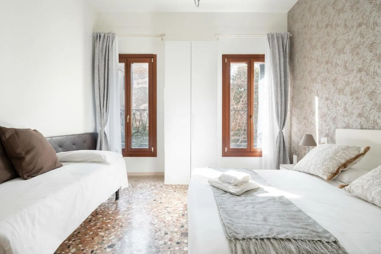 Accademia Charm Apartments By Wonderful Italy Venice