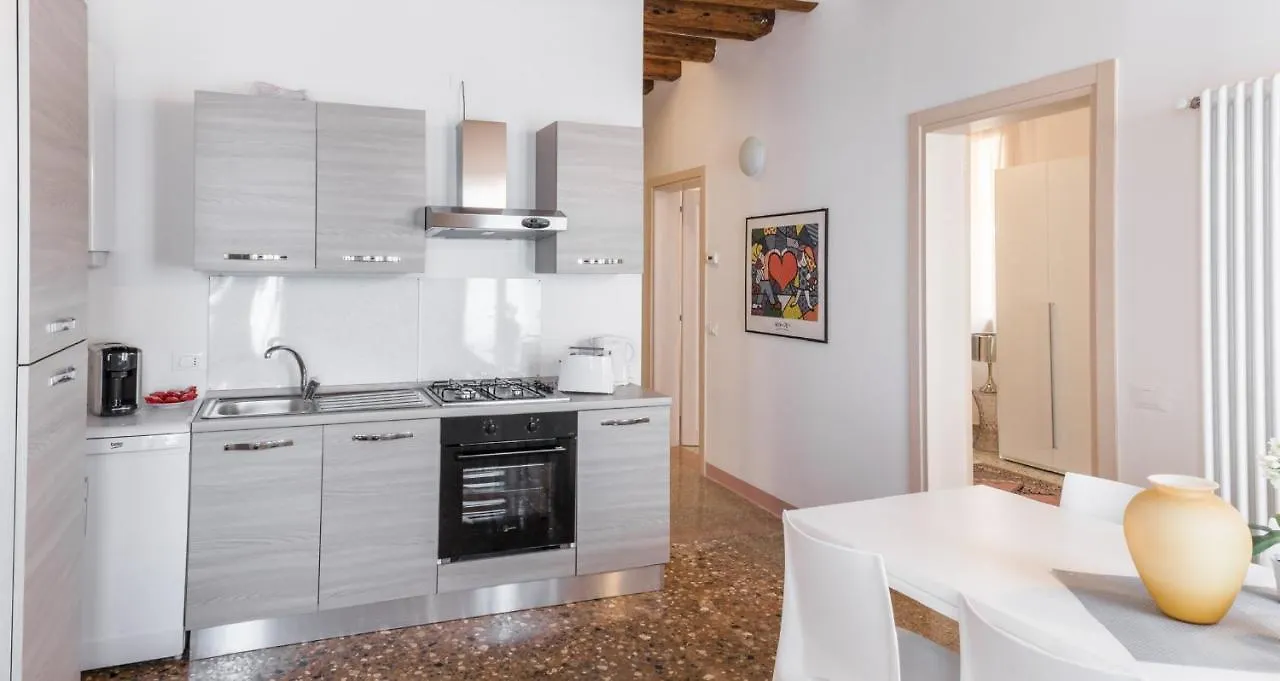 Accademia Charm Apartments By Wonderful Italy Venice